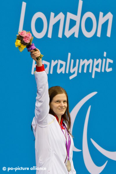 Daniela Schulte of Germany celebrates her silver medal after the Women's 200m IM - SM11 Final for the London 2012 Paralympic Games Swimming competition at the Aquatics Centre, Great Britain, 8 September 2012. Photo: Daniel Karmann dpa